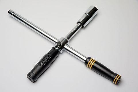 The smart cross wrench